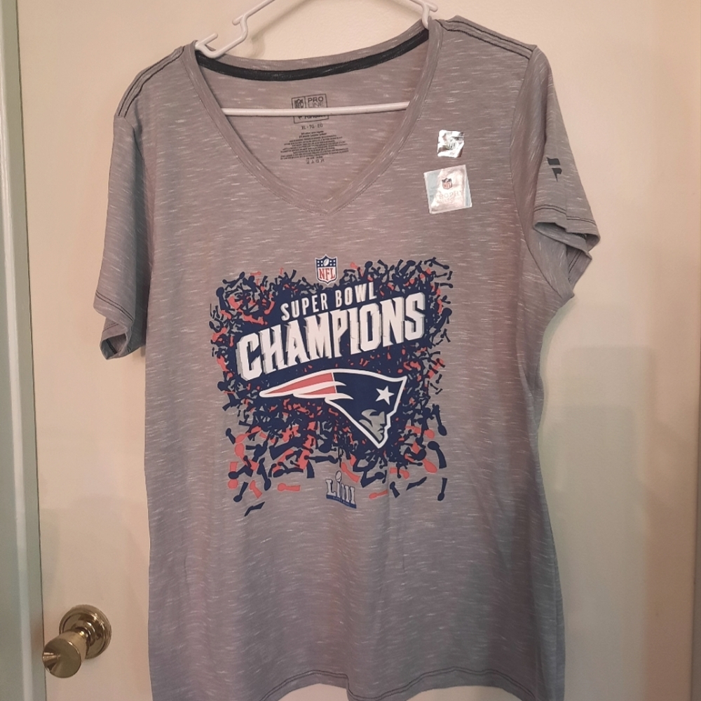 NWT NFL Fanatics Women's Patriots T shirt